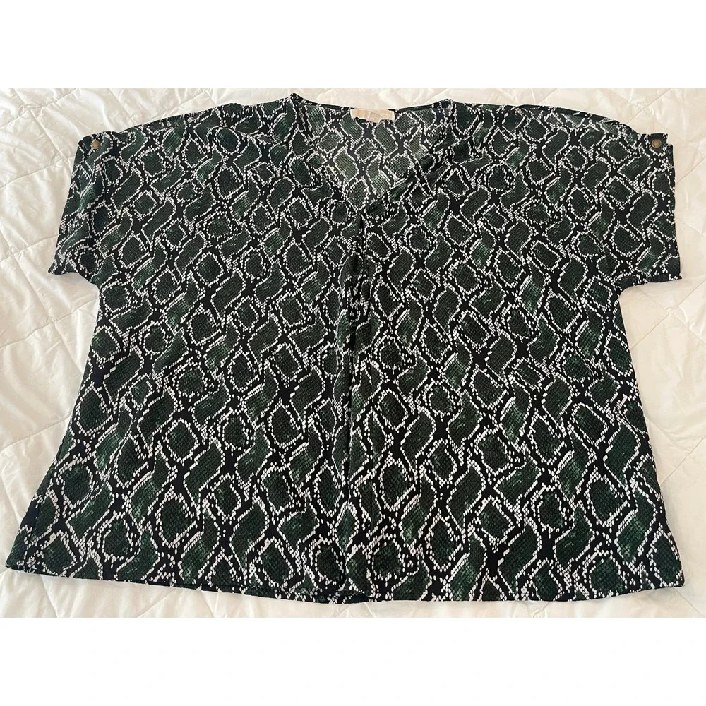 00061 - Michael Kors Green Snake Print Cold Shoulder Blouse‎ Top XL